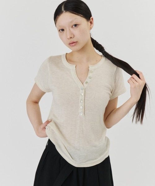 DFFUR.（ディフル）の「キャップスリーブキーネックTEE（Tシャツ/カットソー・レディース・チャコールグレー/アイボリー/ピンク・FREE）」の4枚目の写真