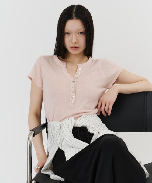 DFFUR.（ディフル）の「キャップスリーブキーネックTEE（Tシャツ/カットソー・レディース・チャコールグレー/アイボリー/ピンク・FREE）」の7枚目の写真