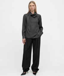 KIMDOH（キムド）の「Serein Blouse / Charcoal（シャツ/ブラウス）」