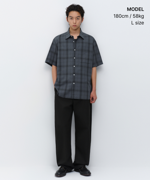 MUSINSA STANDARD（ムシンサスタンダード）の「リラックスドシアサッカーオンブレチェック半袖シャツ [ダークグレー/ブラック]（シャツ/ブラウス・メンズ・その他・2XL/MEDIUM/LARGE/X-LARGE/SMALL）」の2枚目の写真