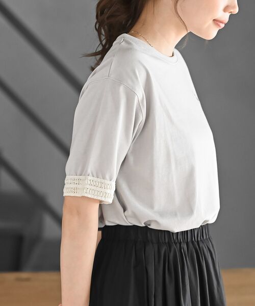 rps(アールピーエス)の「袖口レースワンポイント刺繍カットソー(Tシャツ/カットソー・レディース・アイボリー/ライトグレー/グリーン/イエロー・フリー)」の21枚目の写真