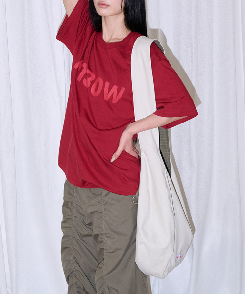 ITZAVIBE（イッザバイブ）の「REVERSIBLE STRIPE BAG - KHAKI（メッセンジャーバッグ・レディース・その他・FREE）」の4枚目の写真