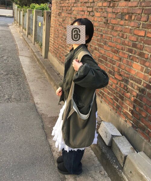 ITZAVIBE（イッザバイブ）の「REVERSIBLE STRIPE BAG - KHAKI（メッセンジャーバッグ・レディース・その他・FREE）」の8枚目の写真