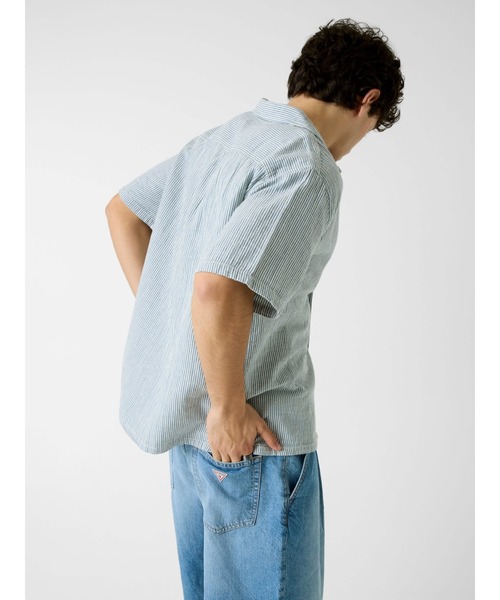 GUESS JEANS(ゲスジーンズ)の「GUESS JEANS Boxy Camp Shirt シャツ(シャツ/ブラウス・メンズ・カーキ/ライトブルー・MEDIUM/LARGE/SMALL/X-LARGE/XX-LARGE)」の14枚目の写真