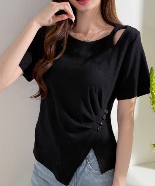 Ada.(エイダ)の「アシンメトリー ドレープ デコルテカッティング サイドボタン ギャザー カットソー(Tシャツ/カットソー・レディース・イエロー/ブルー/ブラック/ホワイト・FREE)」の11枚目の写真