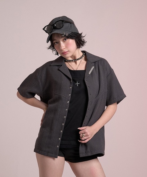 CREO STORE(クレオストア)の「Stud Open Collar Shirt/スタッズオープンカラーシャツ(シャツ/ブラウス・メンズ・グレー/ブラック・1/2)」の22枚目の写真