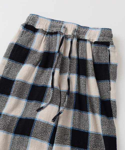 JOURNAL STANDARD relume(ジャーナルスタンダード レリューム)の「ビッグ ブロック チェック パナマ織 イージーパンツ(その他パンツ・メンズ・アイボリー/グリーン/ブルー系その他・MEDIUM/LARGE)」の11枚目の写真