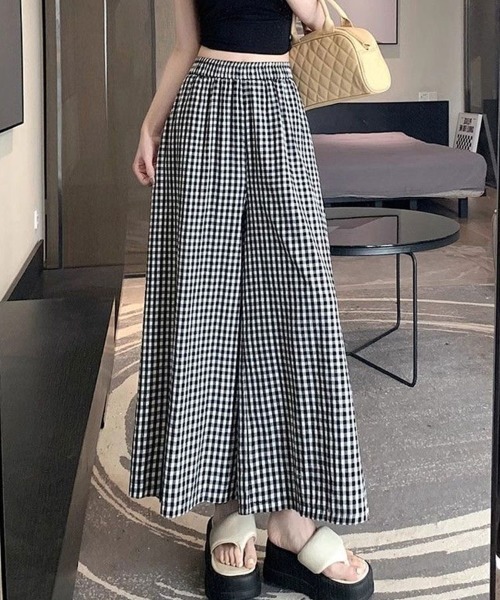 mielu（ミエル）の「ギンガムチェックワイドフレアパンツ（その他パンツ・レディース・ブラック・LARGE/MEDIUM/SMALL）」の2枚目の写真