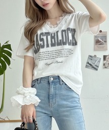 Ada.（エイダ）の「ロゴ プリント レース Vネック Tシャツ（Tシャツ/カットソー）」