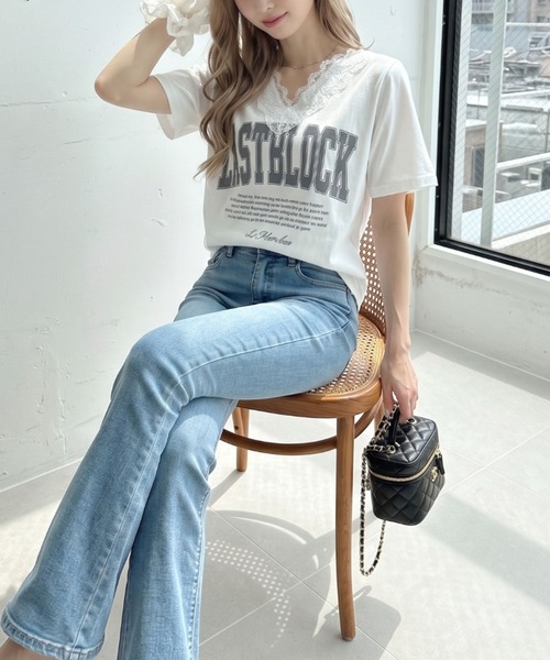 Ada.（エイダ）の「ロゴ プリント レース Vネック Tシャツ（Tシャツ/カットソー・レディース・オフホワイト/ブラック/ブルー・FREE）」の11枚目の写真