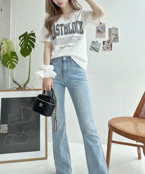Ada.（エイダ）の「ロゴ プリント レース Vネック Tシャツ（Tシャツ/カットソー・レディース・オフホワイト/ブラック/ブルー・FREE）」の13枚目の写真