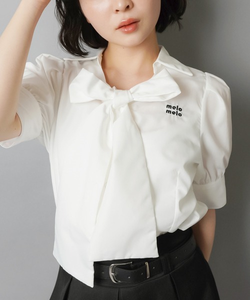 SPINNS(スピンズ)の「半袖リボンブラウス/スキッパ―/パフスリーブ(シャツ/ブラウス・レディース・サックスブルー/ホワイト・ONESIZE)」の11枚目の写真