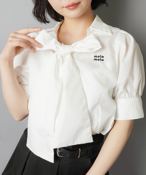 SPINNS(スピンズ)の「半袖リボンブラウス/スキッパ―/パフスリーブ(シャツ/ブラウス・レディース・サックスブルー/ホワイト・ONESIZE)」の9枚目の写真