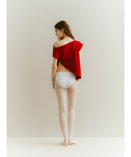 ILANIS(イラニス)の「Ease One-Shoulder Tee|ワンショルダーカットソー(Tシャツ/カットソー・レディース・レッド/ブラック/ホワイト・FREE)」の7枚目の写真