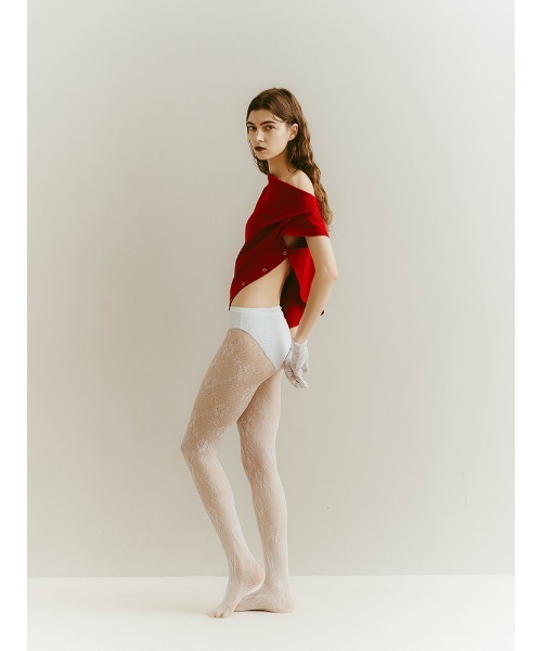 ILANIS(イラニス)の「Ease One-Shoulder Tee|ワンショルダーカットソー(Tシャツ/カットソー・レディース・レッド/ブラック/ホワイト・FREE)」の6枚目の写真
