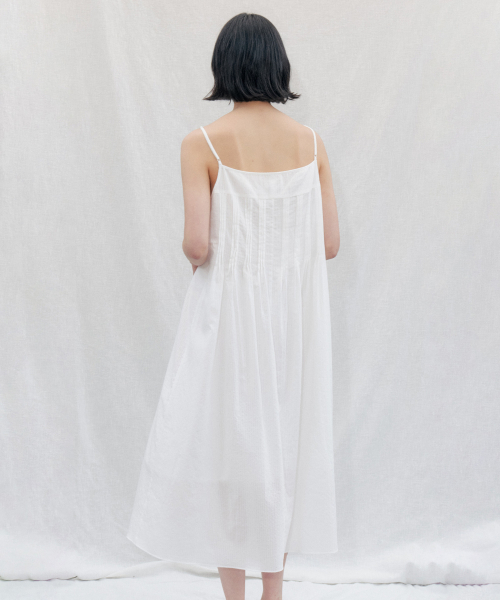 STEP AROUND（ステップアラウンド）の「Pintuck Button Slip Dress_WHITE（ワンピース・レディース・その他・FREE）」の3枚目の写真