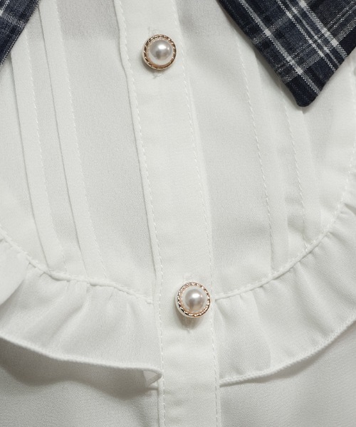 axes femme POETIQUE（アクシーズファムポエティック）の「ブローチ付ハシゴレース衿ＢＬ（シャツ/ブラウス・レディース・ホワイト/ピンク/キナリ・MEDIUM）」の9枚目の写真