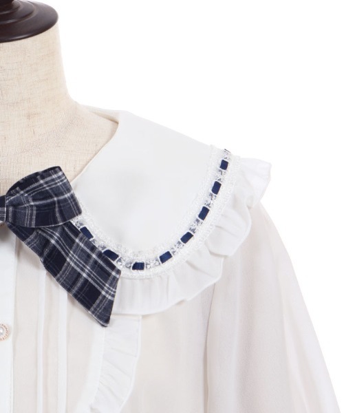 axes femme POETIQUE（アクシーズファムポエティック）の「ブローチ付ハシゴレース衿ＢＬ（シャツ/ブラウス・レディース・ホワイト/ピンク/キナリ・MEDIUM）」の20枚目の写真
