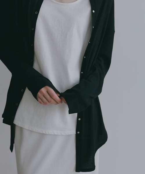 ETRE TOKYO(エトレトウキョウ)の「ドライタッチオーバーサイズニットシャツ(シャツ/ブラウス・レディース・ブラウン/ブラック/ホワイト・FREE)」の12枚目の写真