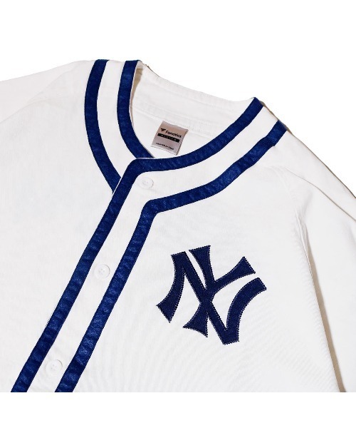 Fanatics（ファナティクス）の「ファナティクス【Fanatics】‐ ニューヨーク ヤンキース ベースボールシャツ【New York Yankees COOPERSTOWN BASEBALL SHIRT YANKEES NATURAL ML2126SS0002】（シャツ/ブラウス・メンズ・ナチュラル・L/XL）」の2枚目の写真