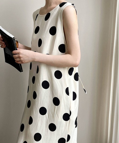 LUCPY（ラクピー）の「バックリボンドットワンピース（ワンピース・レディース・ホワイト/ブラック・XX-LARGE/X-LARGE/LARGE/MEDIUM）」の5枚目の写真