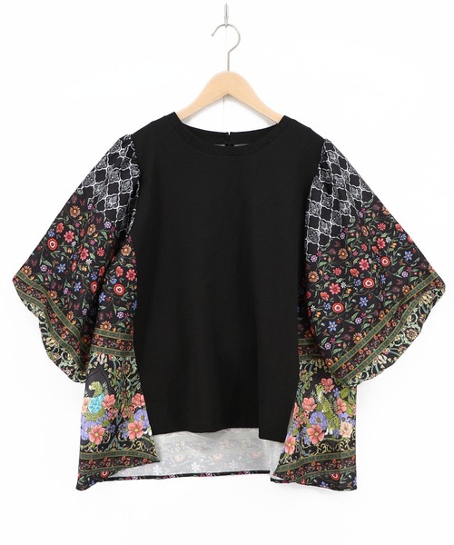 iS ScoLar（イズスカラー）の「562248：アンティークタイル×花柄 素材切替プルオーバー（Tシャツ/カットソー・レディース・オフホワイト/アイボリー/ブラック・M）」の3枚目の写真