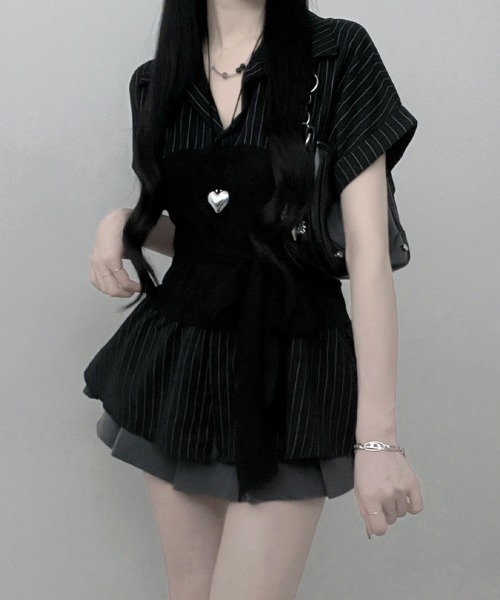 Emilie(エミリー)の「ストライプシャツxチューブトップ レイヤード風 半袖トップス(シャツ/ブラウス・レディース・ブラック/アイボリー/ライトブルー・FREE)」の19枚目の写真