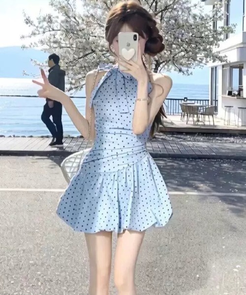 Sibra(シブラ)の「ドット柄リボンネックバルーンミニワンピース(ワンピース・レディース・ブルー・M)」の9枚目の写真