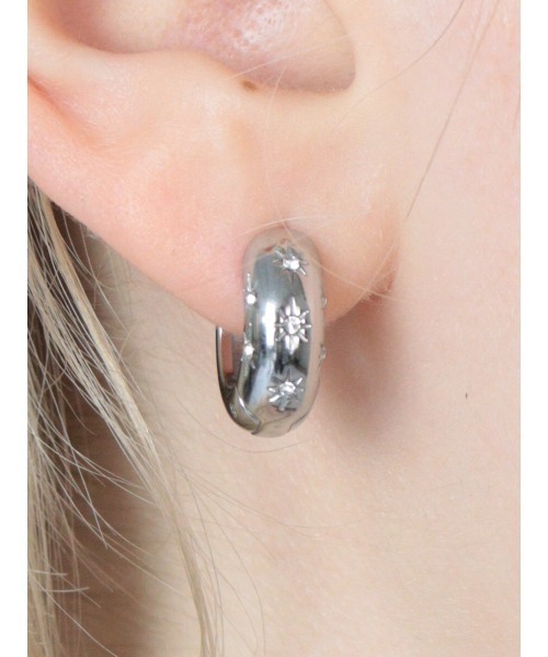 Bilan(ビラン)の「( 金属アレルギー軽減 サージカルステンレス ) ステラワンタッチフープピアス / 【BILAN】 Stella One Touch Hoop Pierce(ピアス(両耳用)・レディース・ゴールド/シルバー・FREE)」の4枚目の写真