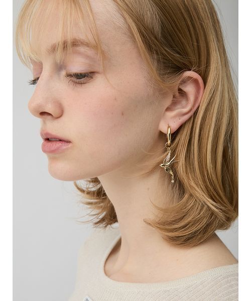 LILY BROWN(リリーブラウン)の「バードモチーフピアス(ピアス(両耳用)・レディース・ゴールド/シルバー・F)」の2枚目の写真