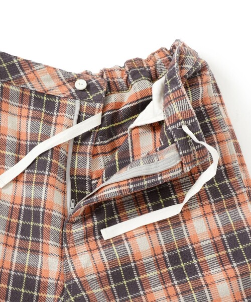 BEAMS BOY(ビームスボーイ)の「ボーイ ワーク チェック パンツ(その他パンツ・レディース・グレー/アイボリー/パープル・1/2)」の19枚目の写真