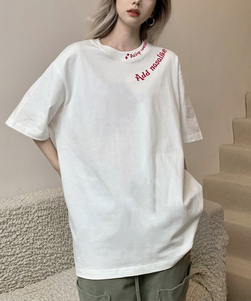 Songe(ソンジュ)の「ワンポイントロゴ刺しゅう半袖Tシャツ(Tシャツ/カットソー・レディース・ホワイト/ブラック・M/L)」の4枚目の写真