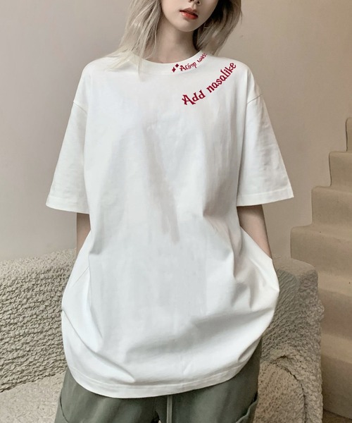 Songe(ソンジュ)の「ワンポイントロゴ刺しゅう半袖Tシャツ(Tシャツ/カットソー・レディース・ホワイト/ブラック・M/L)」の14枚目の写真