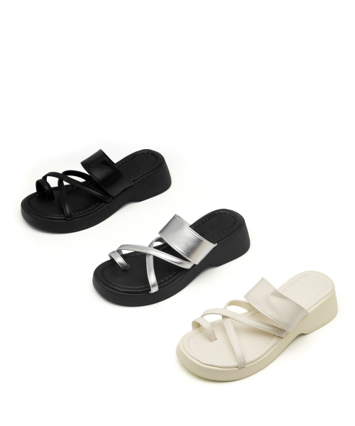 SPUR(シュプール)の「Croll Strap フラットフォームサンダル プラットフォーム5cm -US9067 (3色)(サンダル・レディース・ブラック/シルバー/アイボリー・40/38/39/35/36/37)」の6枚目の写真