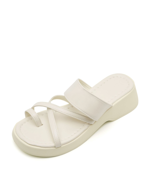 SPUR(シュプール)の「Croll Strap フラットフォームサンダル プラットフォーム5cm -US9067 (3色)(サンダル・レディース・ブラック/シルバー/アイボリー・40/38/39/35/36/37)」の7枚目の写真