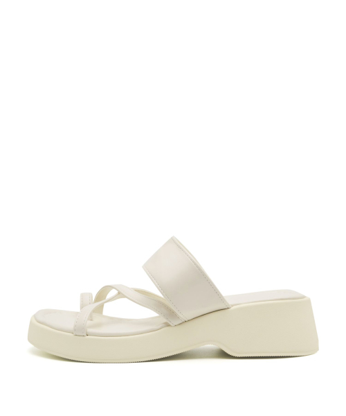 SPUR(シュプール)の「Croll Strap フラットフォームサンダル プラットフォーム5cm -US9067 (3色)(サンダル・レディース・ブラック/シルバー/アイボリー・40/38/39/35/36/37)」の8枚目の写真