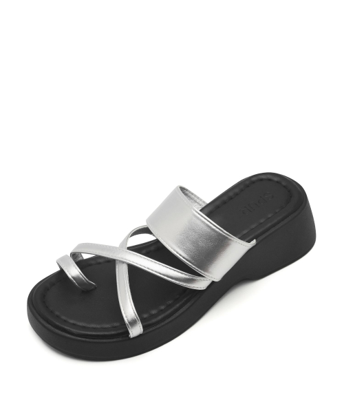 SPUR(シュプール)の「Croll Strap フラットフォームサンダル プラットフォーム5cm -US9067 (3色)(サンダル・レディース・ブラック/シルバー/アイボリー・40/38/39/35/36/37)」の12枚目の写真