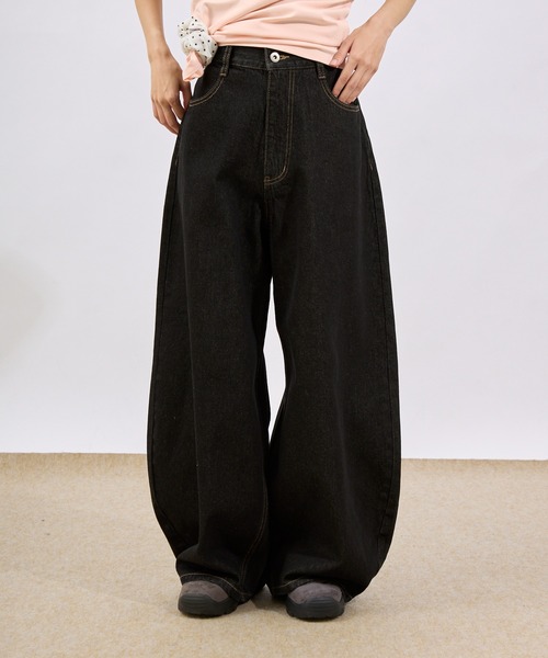FCMM（エフシーエムエム）の「LOGO CURVE DENIM PANTS / ロゴカーブデニムパンツ（デニムパンツ・レディース・インディゴブルー/ブラック/ブルー・LARGE/SMALL/MEDIUM）」の5枚目の写真