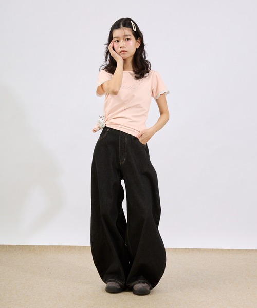 FCMM（エフシーエムエム）の「LOGO CURVE DENIM PANTS / ロゴカーブデニムパンツ（デニムパンツ・レディース・インディゴブルー/ブラック/ブルー・LARGE/SMALL/MEDIUM）」の12枚目の写真