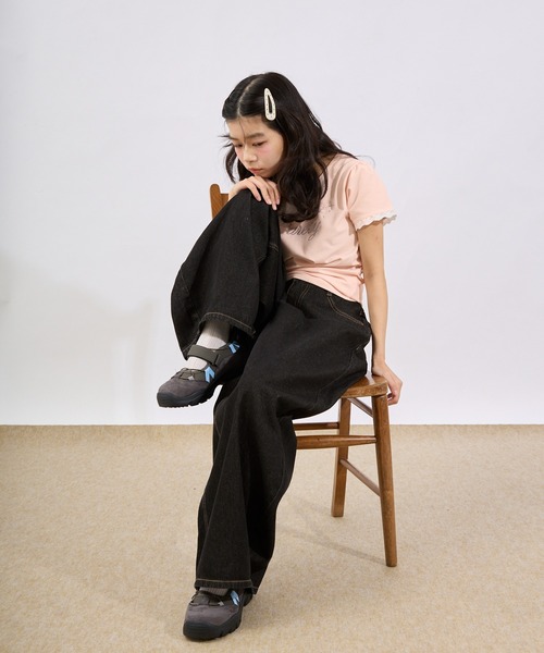 FCMM（エフシーエムエム）の「LOGO CURVE DENIM PANTS / ロゴカーブデニムパンツ（デニムパンツ・レディース・インディゴブルー/ブラック/ブルー・LARGE/SMALL/MEDIUM）」の15枚目の写真