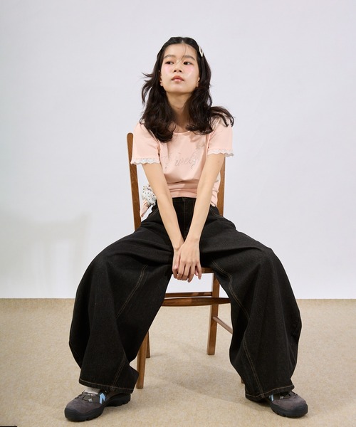 FCMM（エフシーエムエム）の「LOGO CURVE DENIM PANTS / ロゴカーブデニムパンツ（デニムパンツ・レディース・インディゴブルー/ブラック/ブルー・LARGE/SMALL/MEDIUM）」の14枚目の写真