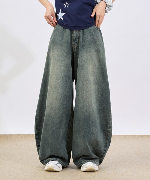 FCMM（エフシーエムエム）の「LOGO CURVE DENIM PANTS / ロゴカーブデニムパンツ（デニムパンツ・レディース・インディゴブルー/ブラック/ブルー・LARGE/SMALL/MEDIUM）」の16枚目の写真