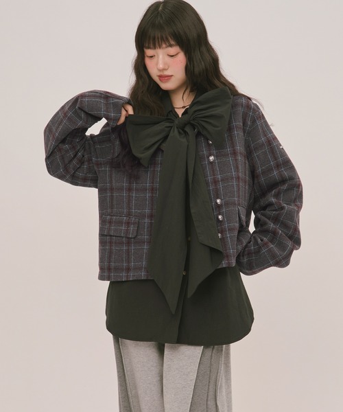loin nuit(ロワンニュイ)の「nuance button ribbon shirt / ニュアンスボタンリボンシャツ(シャツ/ブラウス・レディース・アイボリー/ブラウン/ライトブルー/ブラック・FREE)」の2枚目の写真