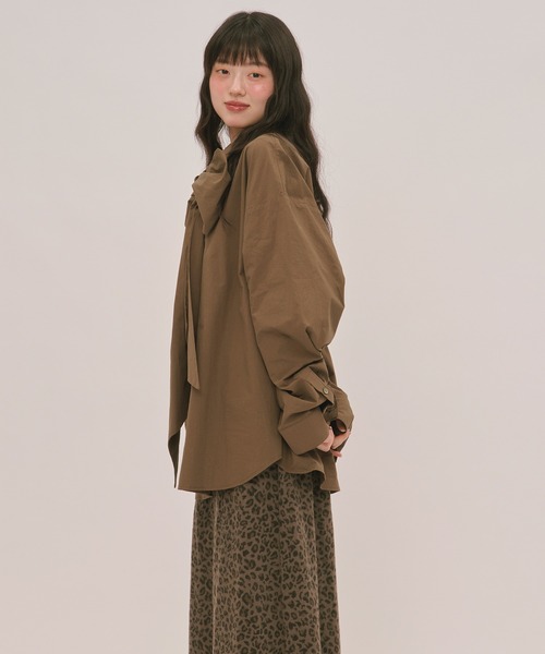 loin nuit(ロワンニュイ)の「nuance button ribbon shirt / ニュアンスボタンリボンシャツ(シャツ/ブラウス・レディース・アイボリー/ブラウン/ライトブルー/ブラック・FREE)」の15枚目の写真