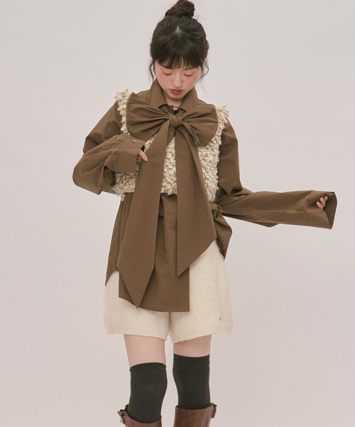 loin nuit(ロワンニュイ)の「nuance button ribbon shirt / ニュアンスボタンリボンシャツ(シャツ/ブラウス・レディース・アイボリー/ブラウン/ライトブルー/ブラック・FREE)」の7枚目の写真