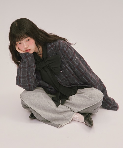 loin nuit(ロワンニュイ)の「nuance button ribbon shirt / ニュアンスボタンリボンシャツ(シャツ/ブラウス・レディース・アイボリー/ブラウン/ライトブルー/ブラック・FREE)」の5枚目の写真