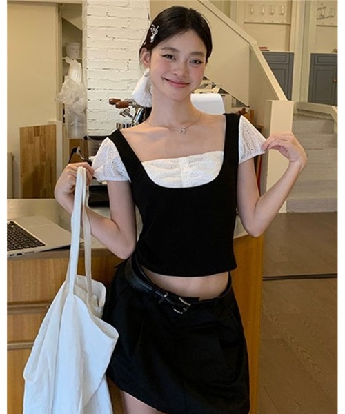 FUNdaysion(ファンデイション)の「レイヤード風スクエアネックトップス(Tシャツ/カットソー・レディース・ブラック・M)」の5枚目の写真