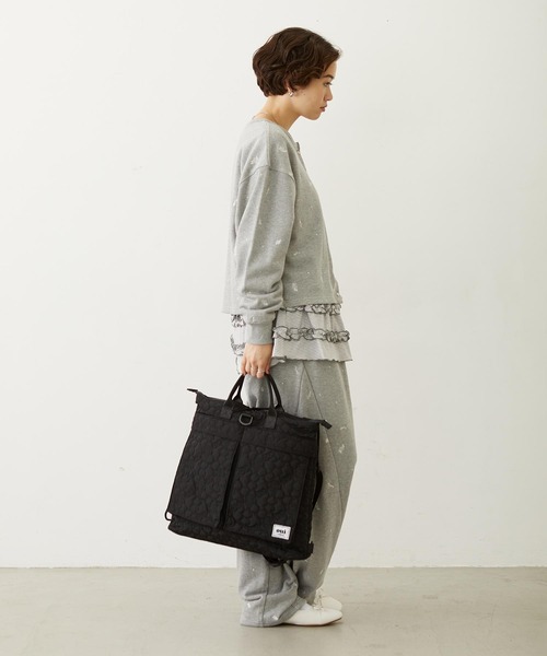 MILKFED.（ミルクフェド）の「CHERRY QUILTED HELMET BAG（ショルダーバッグ・レディース・ブラック/ベージュ/オリーブ・ONE SIZE）」の13枚目の写真
