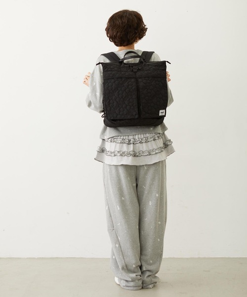MILKFED.（ミルクフェド）の「CHERRY QUILTED HELMET BAG（ショルダーバッグ・レディース・ブラック/ベージュ/オリーブ・ONE SIZE）」の18枚目の写真