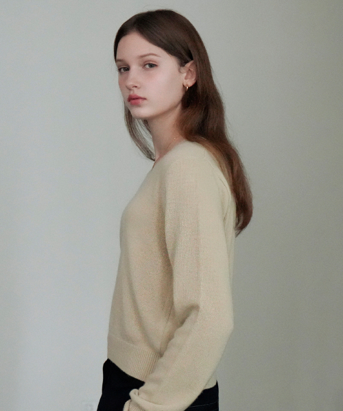 VLETI（ブレッティ）の「Wool V-neck Knit (Beige)（ニット/セーター・レディース・ベージュ・FREE）」の2枚目の写真